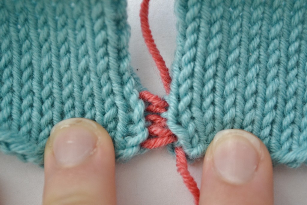 Mattress Stitch: Invisible Vertical Seams!  aknitica.com #sewknitting #finishing #knitting #tutorials