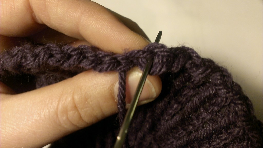 Binding off in the round trick. www.aknitica.com #knittingtips #write31days