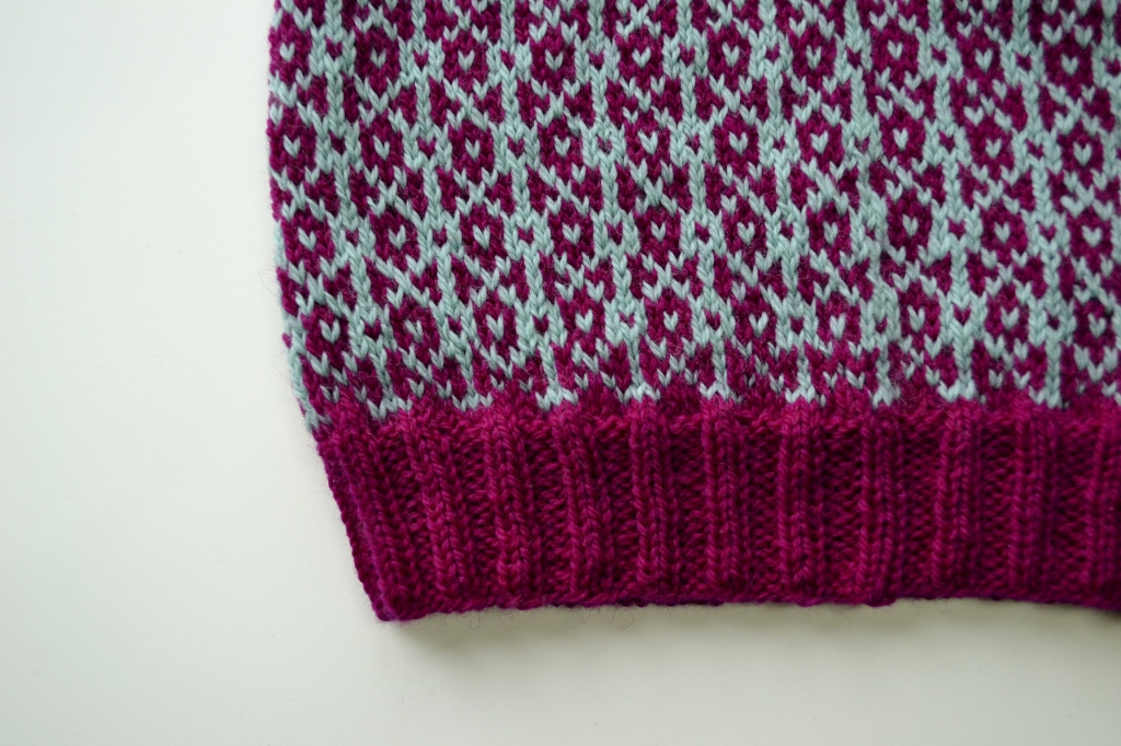 Tips for knitting Fair Isle. www.aknitica.com #knittingtips #write31days